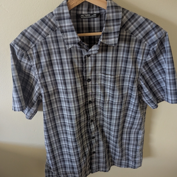 Arc'teryx Men's Gray Plaid Button Down Shirt - Picture 1 of 3